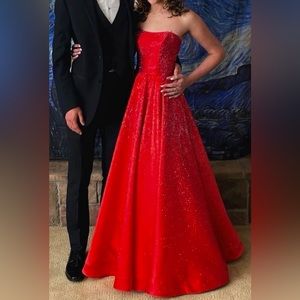 Stunning Sherri Hill Red, Sparkly Prom Dress (2022). Like new & gorgeous!